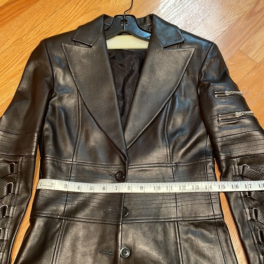 Leather jacket. - Picture 7 of 9